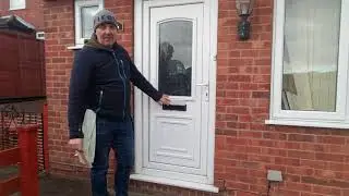Leaflet distribution for window cleaners - Drop leaflets safely