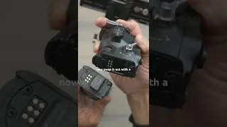 One feature the DJI RS4 has over the RS4 Mini is the detachable battery. #dji #djirs4 #djirs4mini