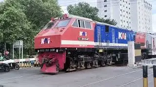HUNTING KERETA API PADA MUSIM LIBURAN SEKOLAH PART 1