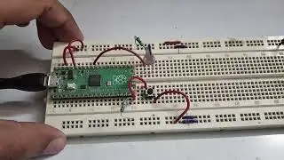 Get sensor data graph using Raspberry pi pico, Python and quickchart API.