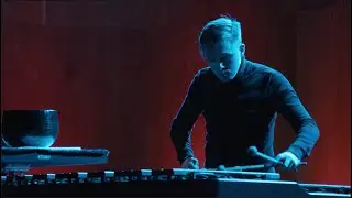 Tanel-Eiko Novikov // Adrianna Kubica-Cypek: M&oslash;rkebl&aring; for solo marimba