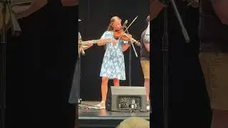 Julianne Fiddle Break