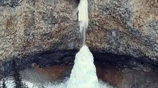 Telegraph creek - Dease Lake - highway 51 - waterfall ice tower
