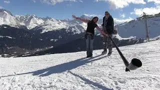 Jil Burzelday und ein St&auml;ndchen von Werner Erb