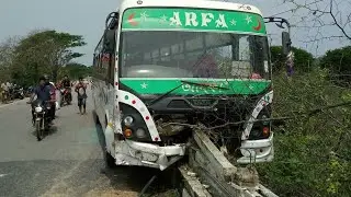 Assam:DANGEROUS Ultra Bus & Car Accident at Bridge