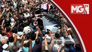 Video - Solat Jumaat Pertama Tun Mahathir  Sebagai PM ke 7
