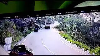 😥😥dangerous bus accident in srilanka