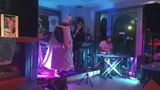 Panettone cantante+ Dellino Farmer+pumba band