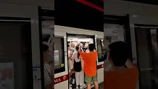 Pickpocket Hunting With Zachcray in Rome #Pickpocketing #Thieves #Romemetro #SafetyinRome #Shorts
