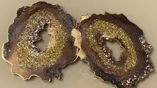 SUPER SPARKLY Gold and Brown Geode Slice Coasters #resincoasters