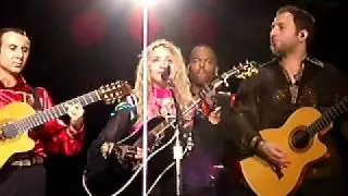 Concerto Udine, Italy.  Madonna piange - Madonna cries