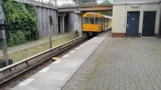 U Bahn Berlin F76E Einfahrt in Hellersdorf U5 Mai 2020