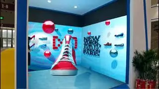 3*3*3 led interactive floor screen to create a naked eye 3D immersive show