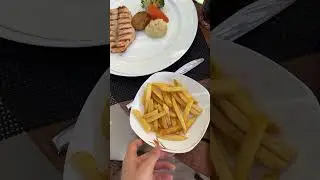 Das isst unser Sohn an einem Tag🤤 #essen #hotel #urlaub #kind #sommer
