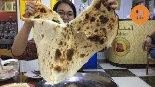 Bangkok restaurant serves the world&rsquo;s BIGGEST naan