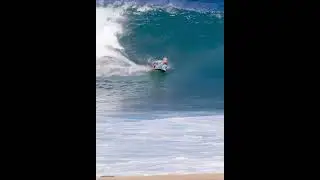 Bodyboarding Pipeline #northshore #surf #bodyboarding #waves #beach #hawaii #surfing #pipeline