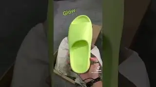 Yeezy Slides 