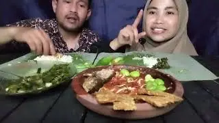 Serba dadakan!!! Tumis genjer goreng tempe asin peda sambel toge+peute ngeunah pisan....