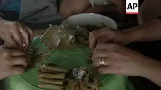 Muslim migrants observe Ramadan in Greece
