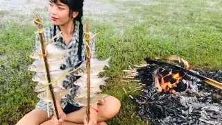Grilled fish very delicious 🤤 relax with beautiful nature fresh air #primitive #eatingchallenge
