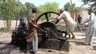 Amazing Startup System Old Black Diesel Engine with tubewell system || Safdar Bhatti ||