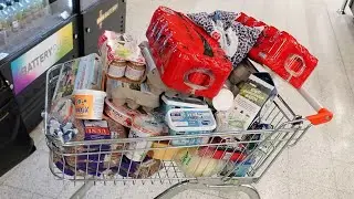Kauppareissu Miksun kanssa. 200€ viikon ruuat.