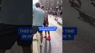 Stranger lends shoe to runner after his breaks