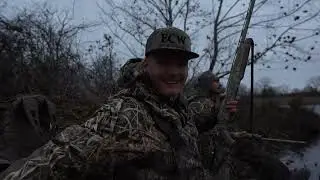 Oklahoma Farm Pond Duck Hunt! 4 Man Limit Beat Down!