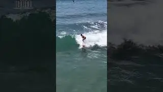 Wendy Vel&aacute;squez surfeando en Ayampe Ecuador