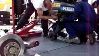 Sostituzione ponte Renault Clio R3 di Albertini al 52° Rally di San Remo.MPG