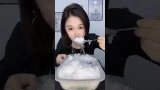 white ice eating #WhiteIceEating#CrunchyIceSounds#SoftIceCrunch#IceLover#IceMukbang#IceCraving