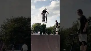 Inst: arby3_ukkk #спорт #shorts #хочуврек #shorts #tricks #skooter #ssa #рек #самокат #youtubeshorts