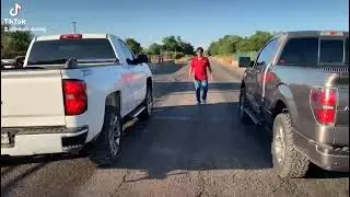 ford lobo vs cheyenne arrancones en pista el bolson 5.0 vs 6.2