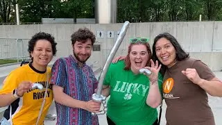 Peruvian balloon Twister in Chicago making a sword very fast. How fast can I make a balloon sword.