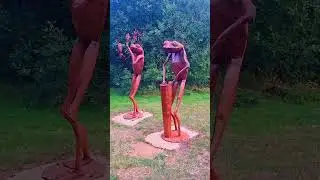 #FrogSculpture #PublicArtUK #FrogBand