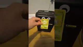 Shredding a Bulbasaur Pok&eacute;mon card