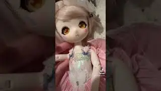 What dolls are still legitimate vinyl/ bjd dolls on Amazon?