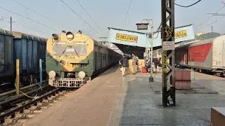 Barkakana to Asonsol is Arriving on Dhanbad junction 