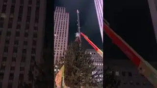 Taking down the Rockefeller Center Christmas Tree 🎄