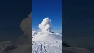 Skier caught on video volcano eruption||Kurile Islands