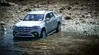 @Mercedes Benz X-class 1:18 norev