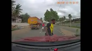 DASHCAM is luxury......goons attack car driver.