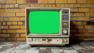 Old TV Glitch Effect Green Screen | Free VHS Retro Screen Overlay for Videos
