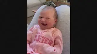 Family shares the first moment their baby girl met her brother, smiling for the first time