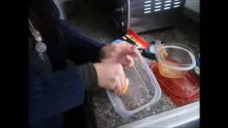 BEST TIP TO  GET RED PASTA SAUCE OFF PLASTIC STORAGE BOWLS FAST TO STOP STAINS WITHOUT WATER