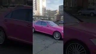 Pink Mercedes S 550