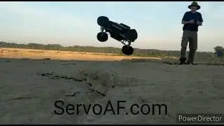 Axial Bomber short. Running the ServoAF T steering servo