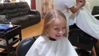 Maria and Eva in the salon/// Маша и Ева в салоне красоты