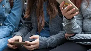 Phone addiction: how much screen time is too much for teens?