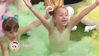 Mini Song - Șotronul ( Scaparici acasa la Mos Craciun )